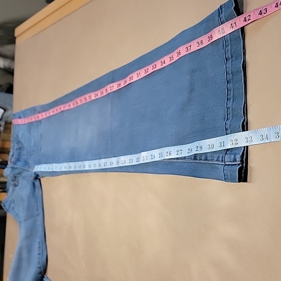 American Eagle Size 2 A-Line Denim Blue Jeans. Retro! Excellent Used Condition - Picture 6 of 15